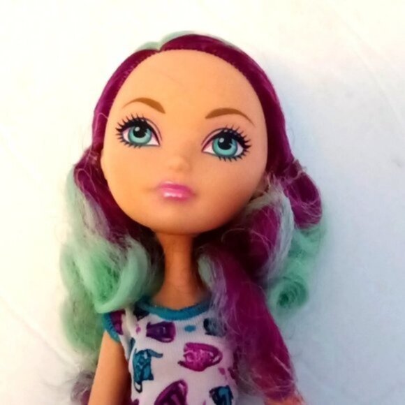 Ever After High Doll Girls Rebel Madeline Hatter Original Outfit‎ - Picture 3 of 5